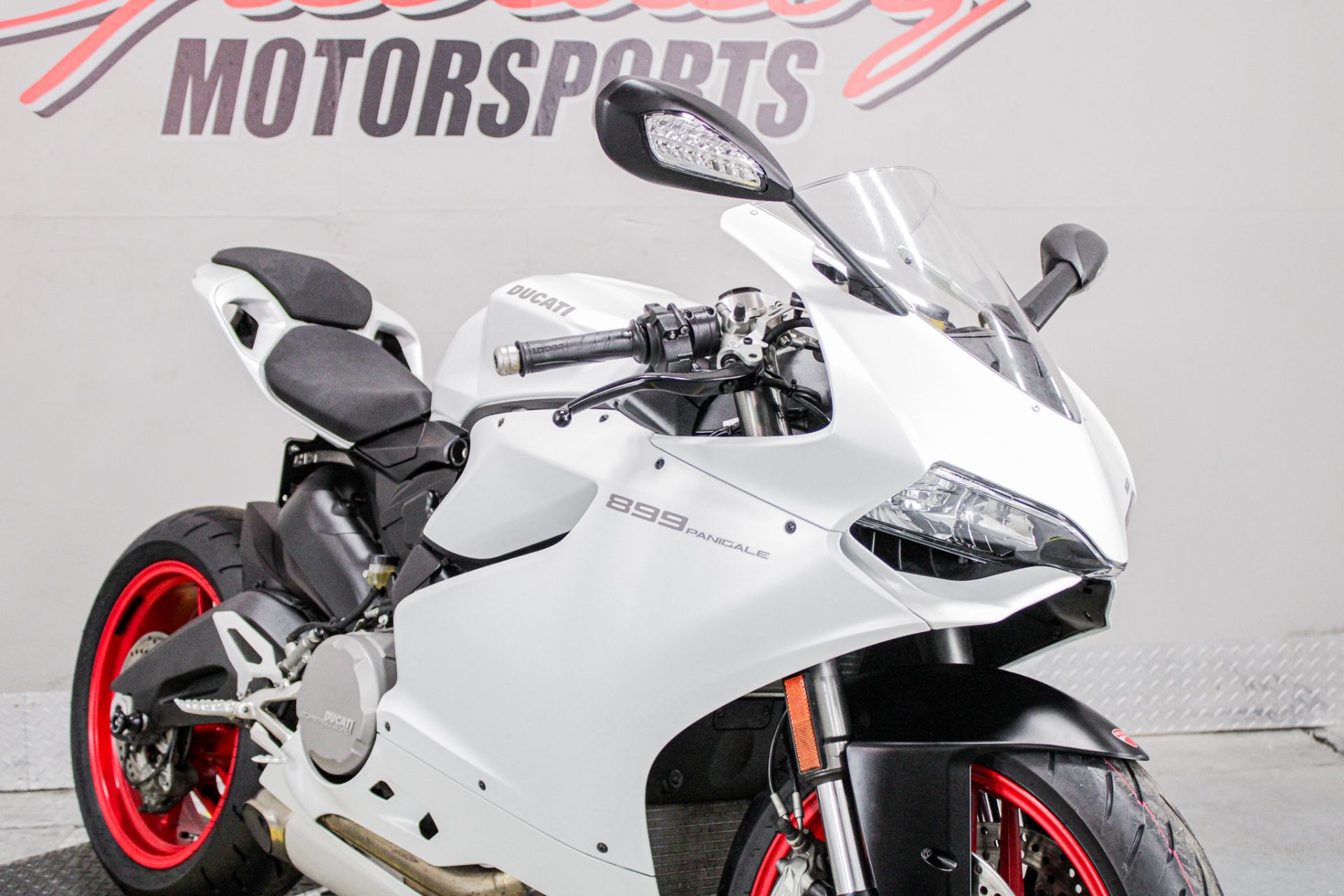 Front Right Zoomed In - Photo 14