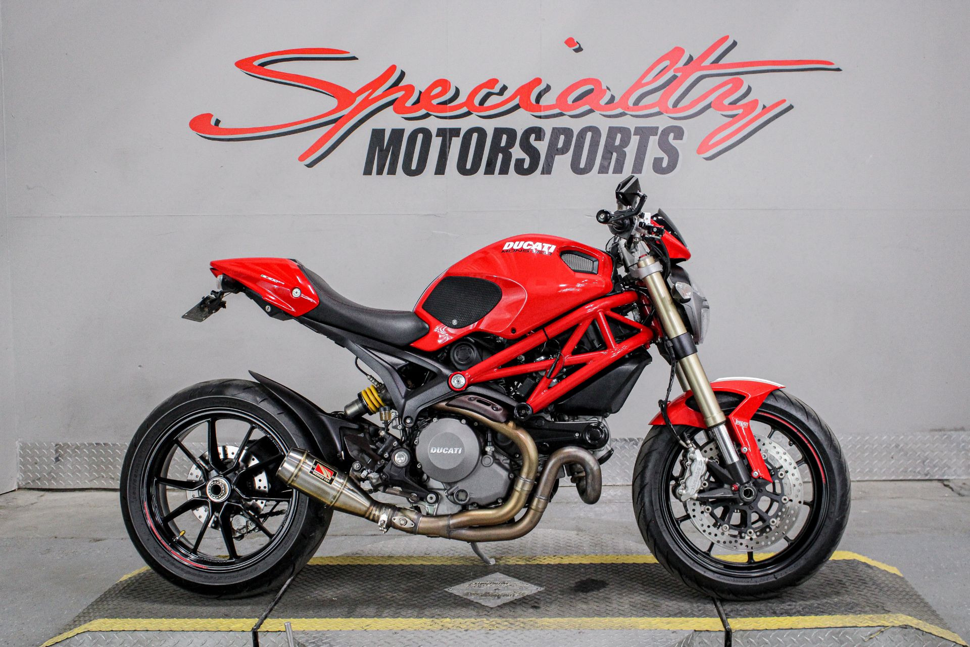 Ducati Monster 1100 EVO Image