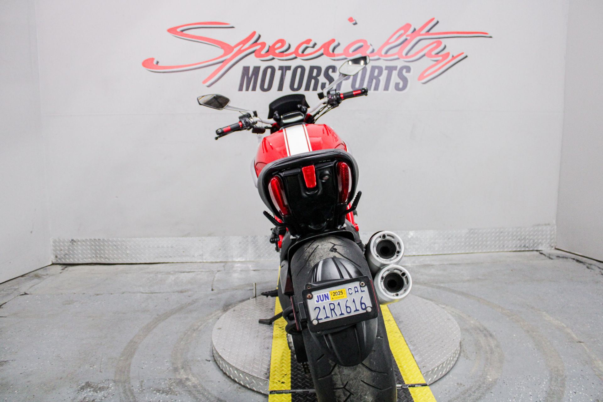 2013 Ducati Diavel Carbon in Sacramento, California - Photo 6