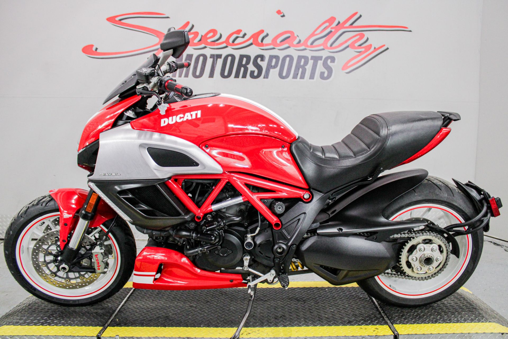 2013 Ducati Diavel Carbon in Sacramento, California - Photo 8