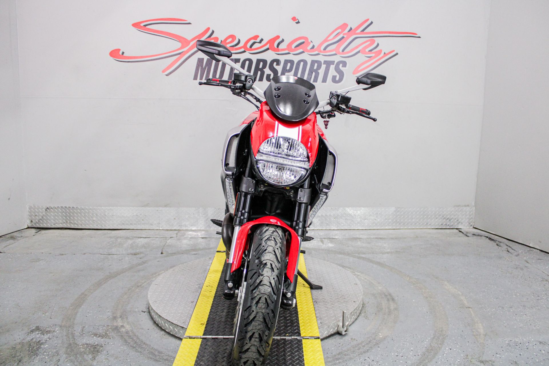 2013 Ducati Diavel Carbon in Sacramento, California - Photo 12