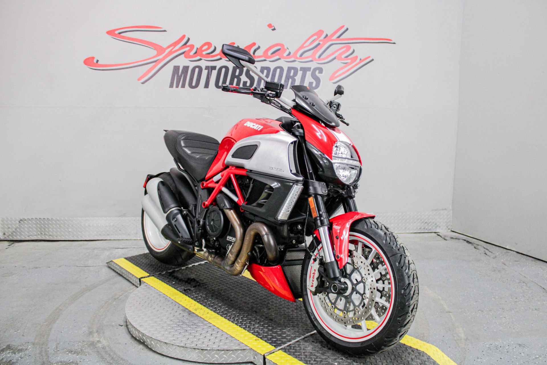 2013 Ducati Diavel Carbon in Sacramento, California - Photo 13