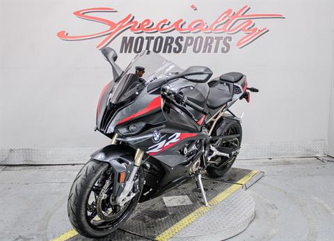 BMWF93141 - 2022 - BMW - S 1000 RR Front Left Side View - Photo 10