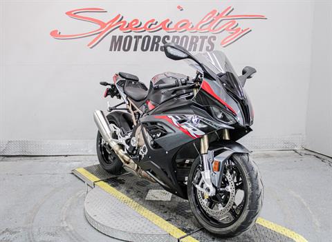 BMWF93141 - 2022 - BMW - S 1000 RR Front Right View - Photo 13