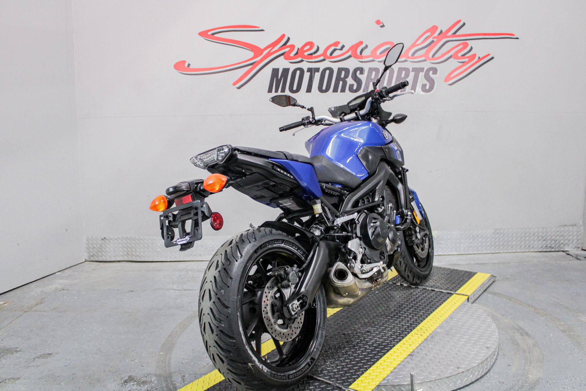 Rear Right Side Angle - Photo 5