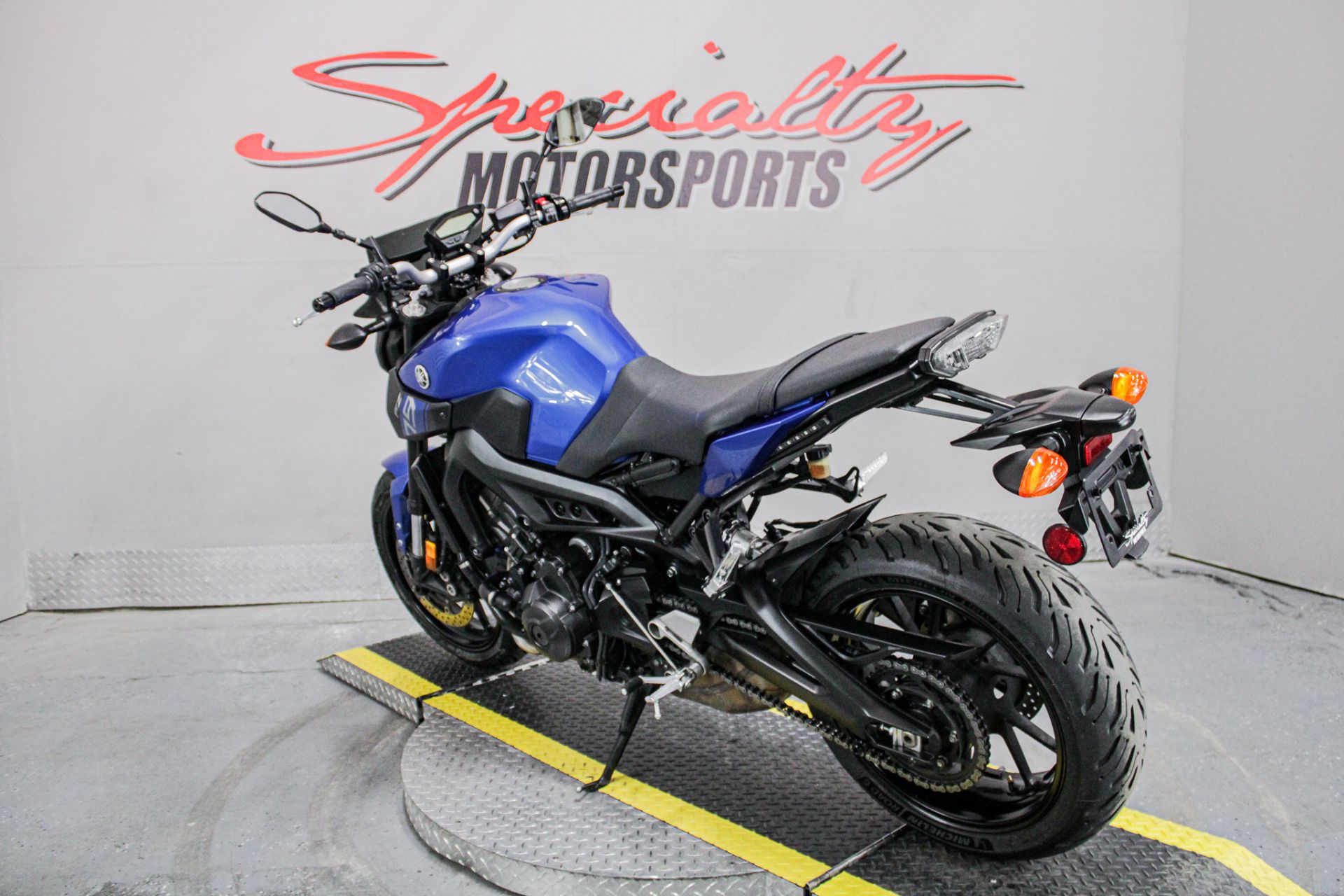 Rear Left Side Angle - Photo 7