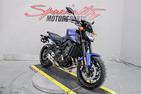 Front Right Side View - Photo 13