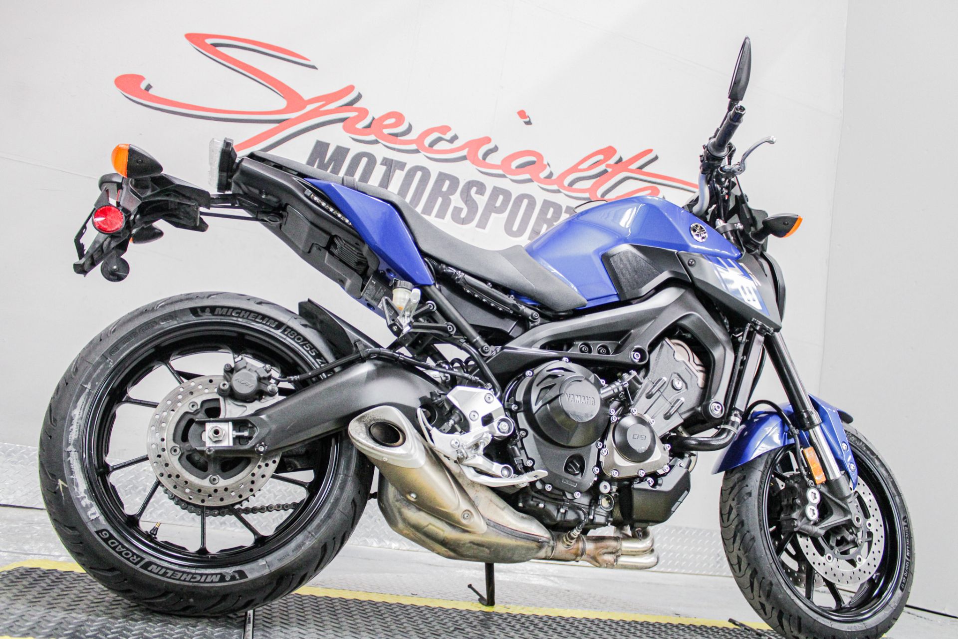 Lower Right Side Angle - Photo 15