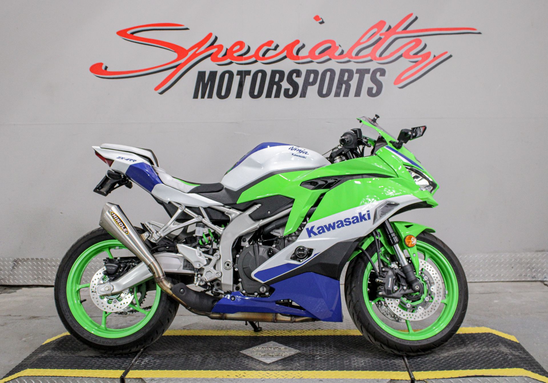 2024 Kawasaki Ninja ZX-6R Metallic Flat Spark Black / Ebony