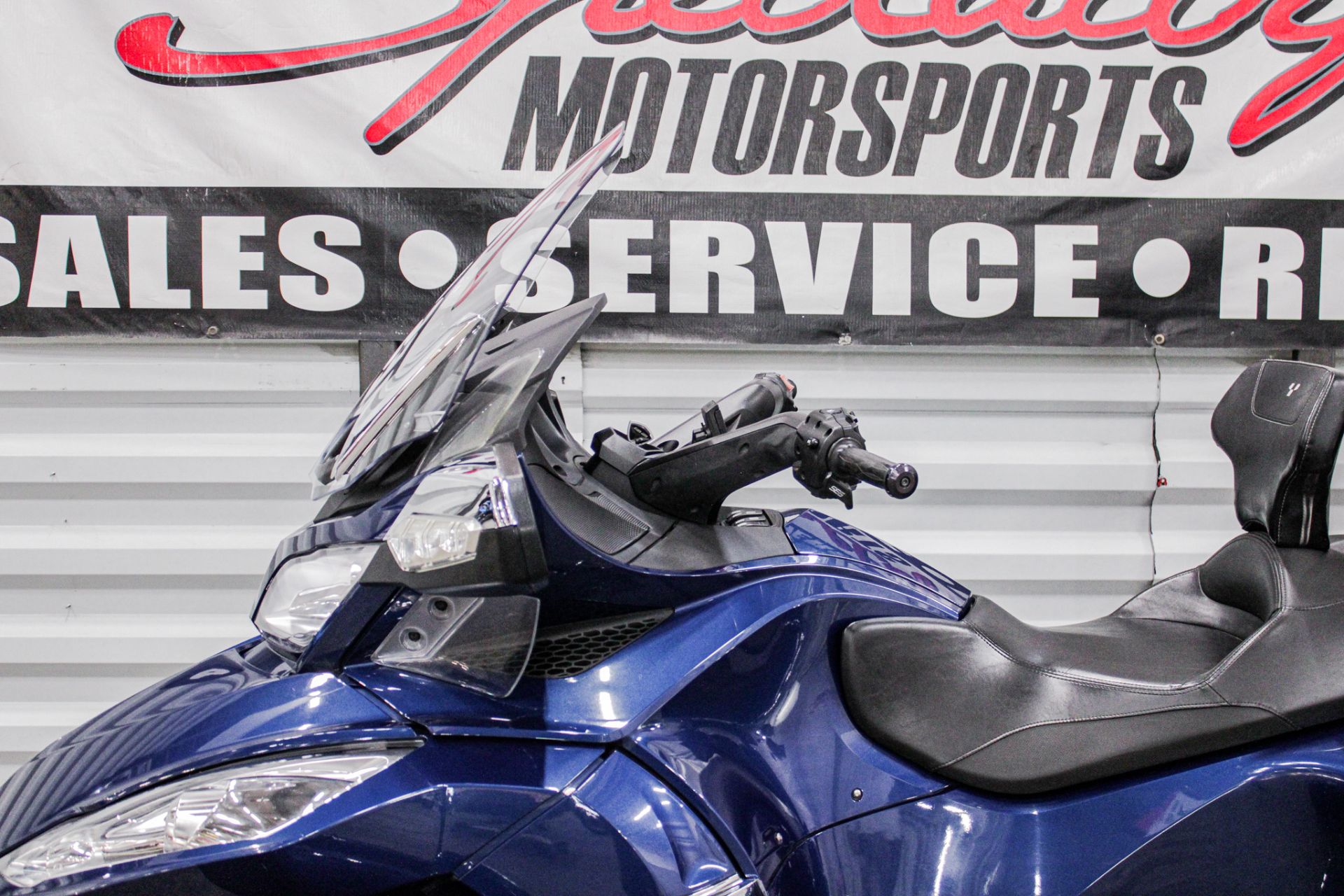 2017 Can-Am Spyder RT Limited in Sacramento, California - Photo 6