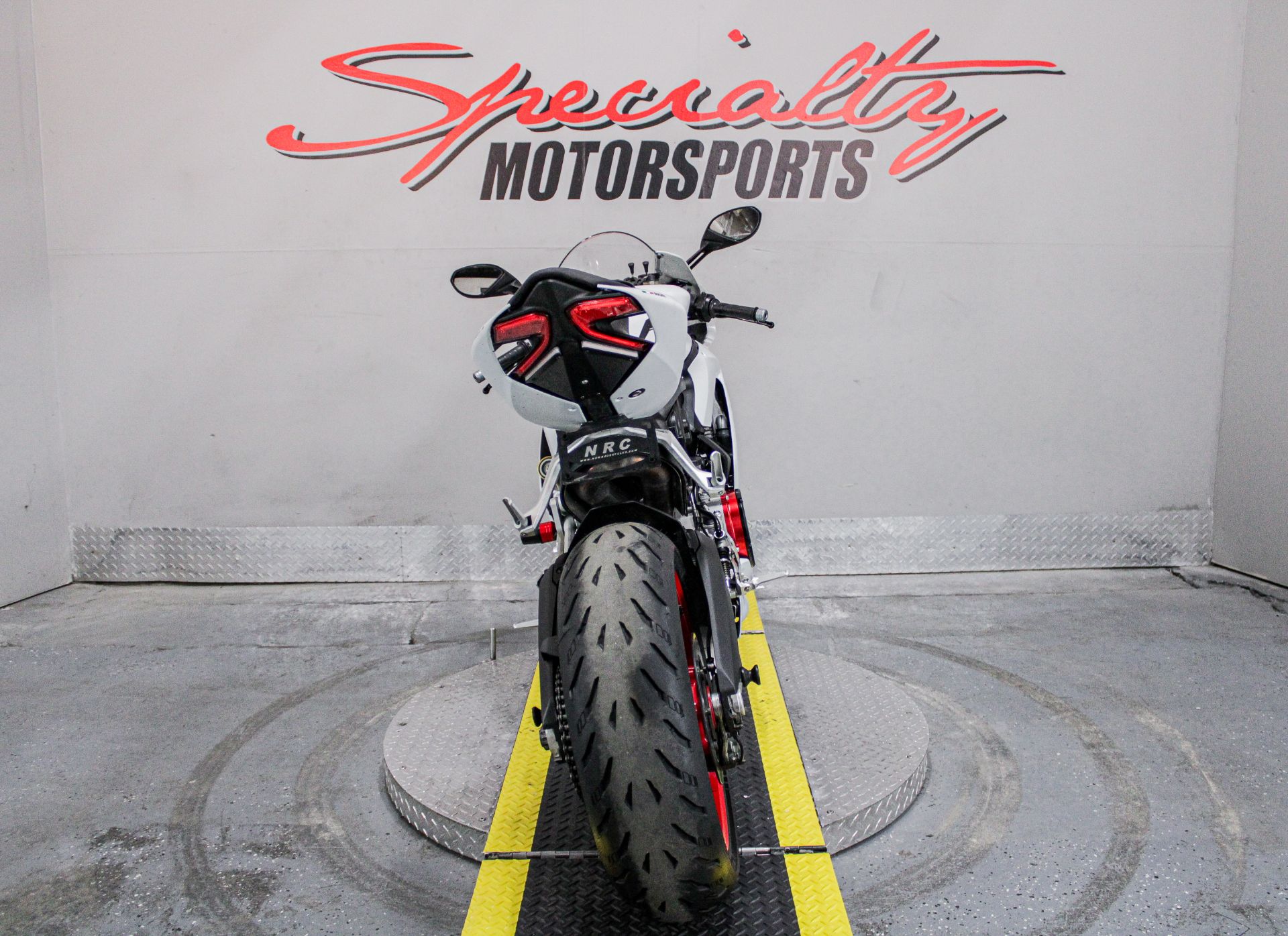 DUC002107 - 2016 - Ducati - 959 Panigale Rear View - Photo 6