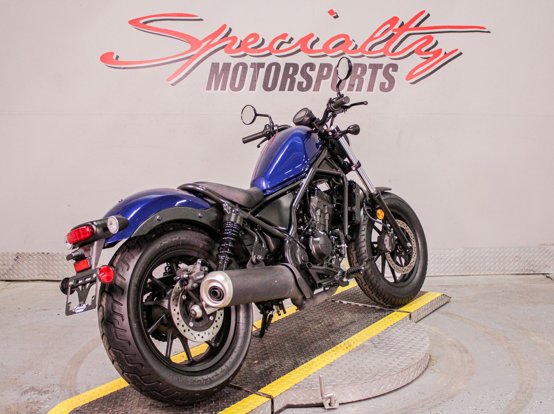 2022 Honda Rebel 300 in Sacramento, California - Photo 5