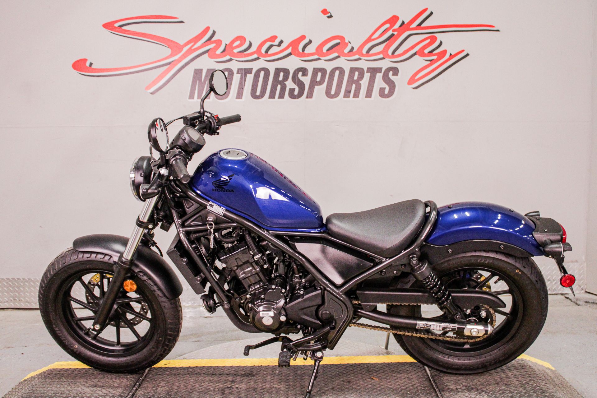 2022 Honda Rebel 300 in Sacramento, California - Photo 8