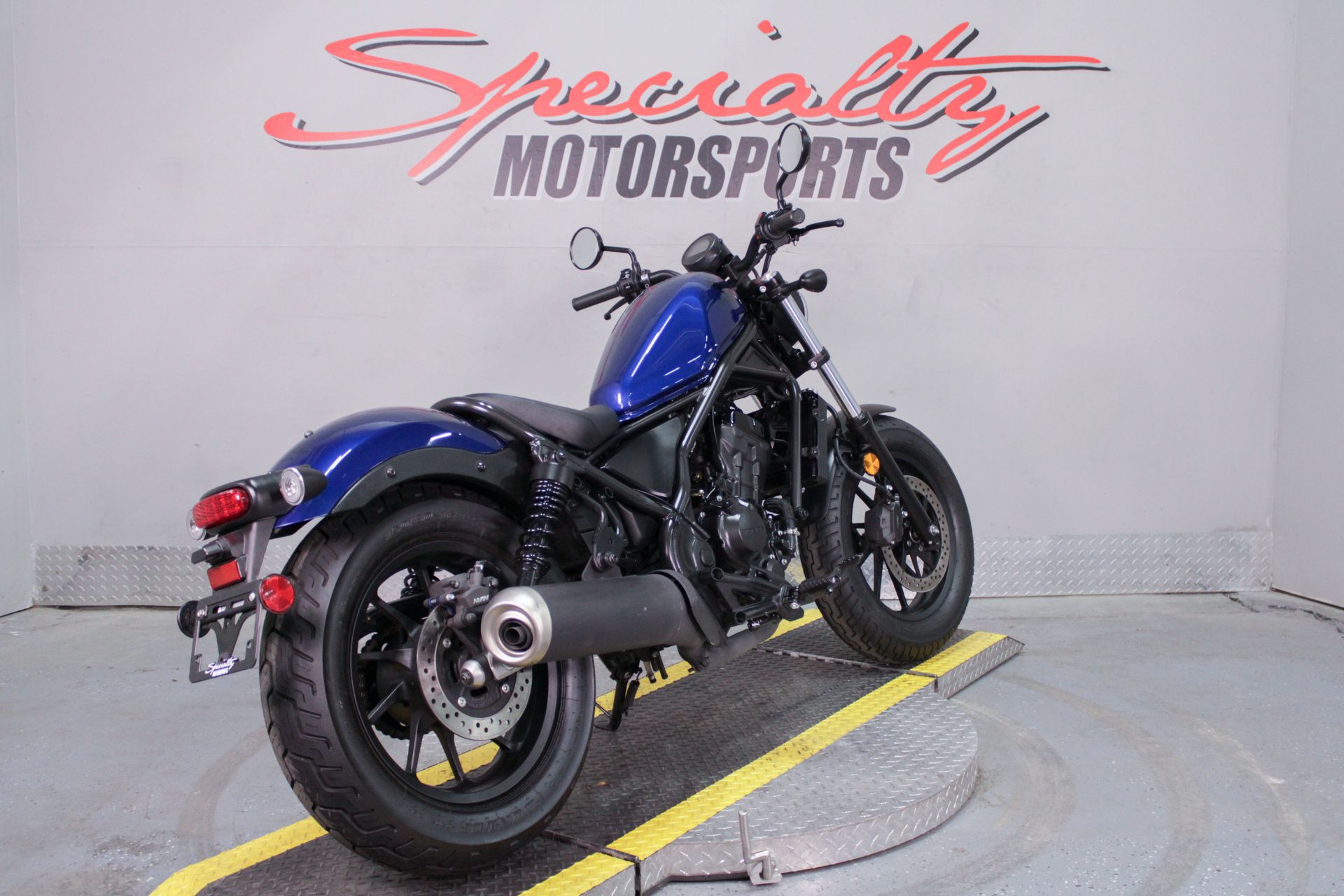 2022 Honda Rebel 300 in Sacramento, California - Photo 5