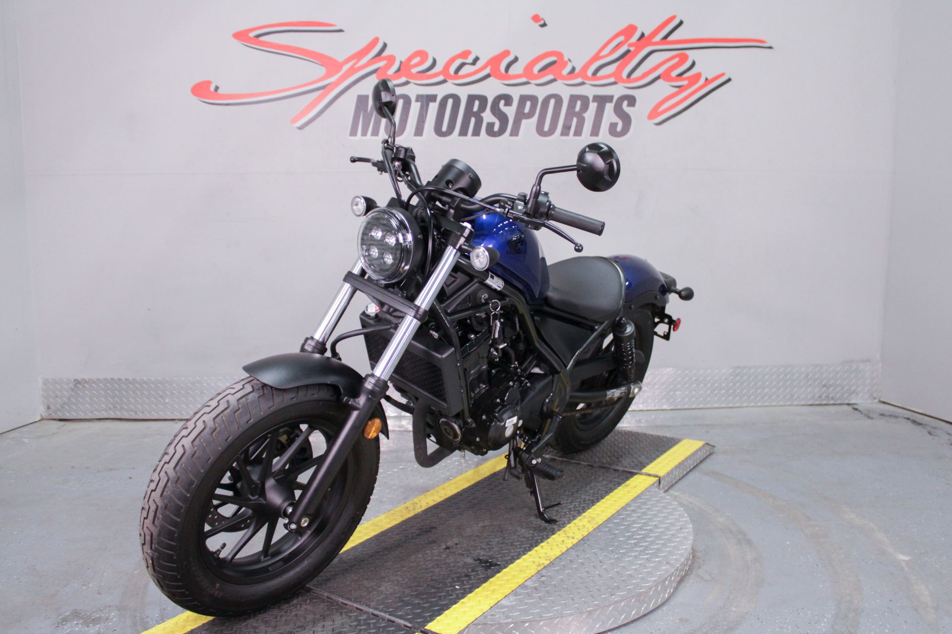 2022 Honda Rebel 300 in Sacramento, California - Photo 10