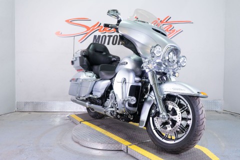 2015 Harley-Davidson Electra Glide® Ultra Classic® in Sacramento, California - Photo 2