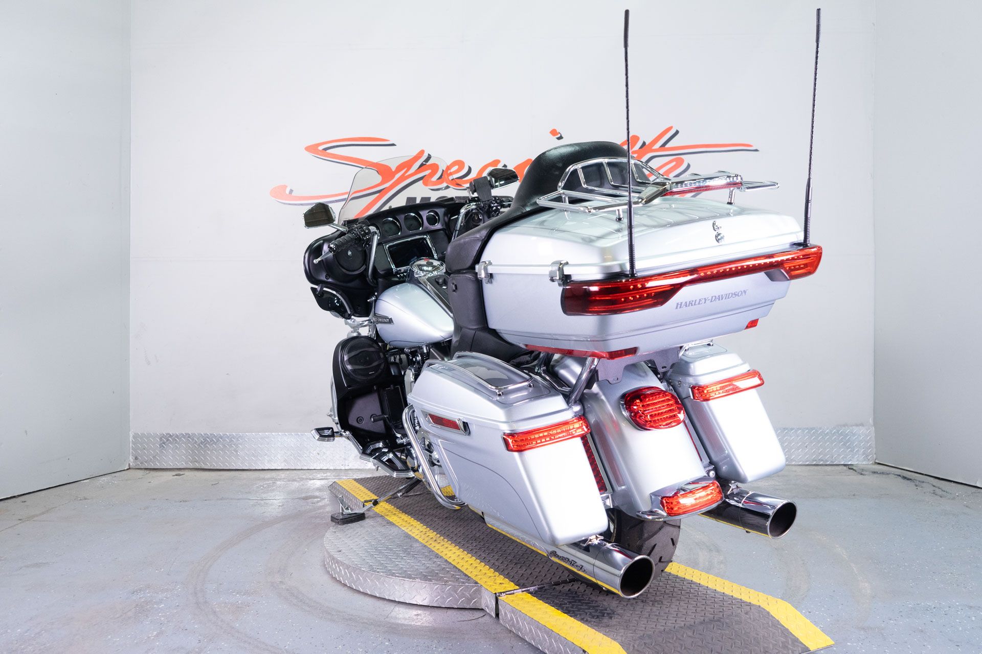 2015 Harley-Davidson Electra Glide® Ultra Classic® in Sacramento, California - Photo 5