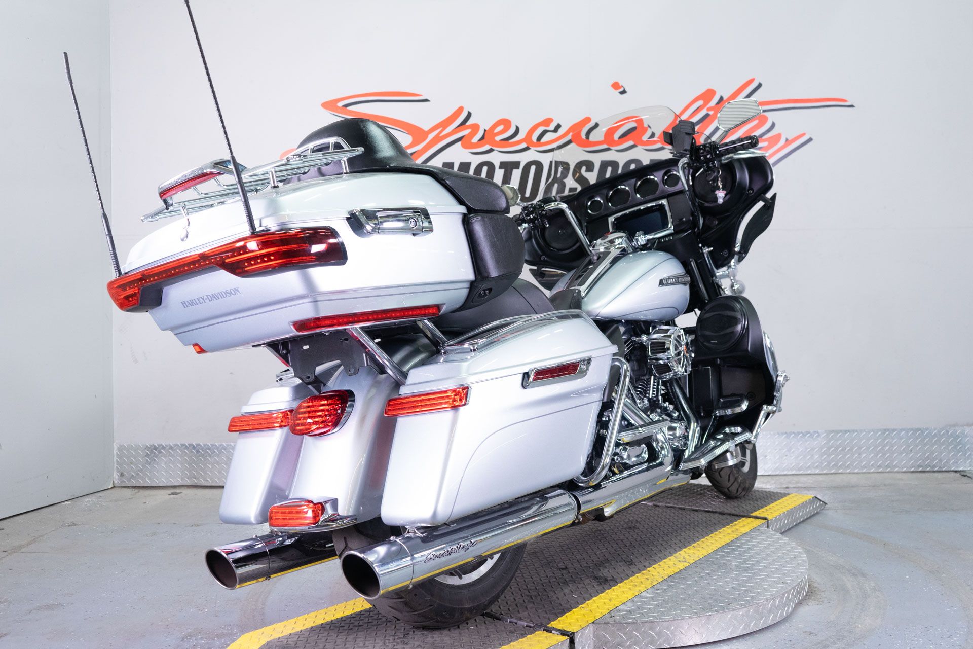 2015 Harley-Davidson Electra Glide® Ultra Classic® in Sacramento, California - Photo 6