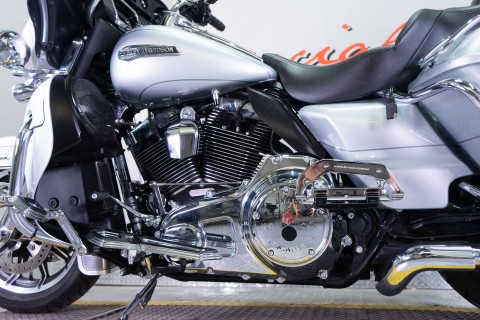 2015 Harley-Davidson Electra Glide® Ultra Classic® in Sacramento, California - Photo 14