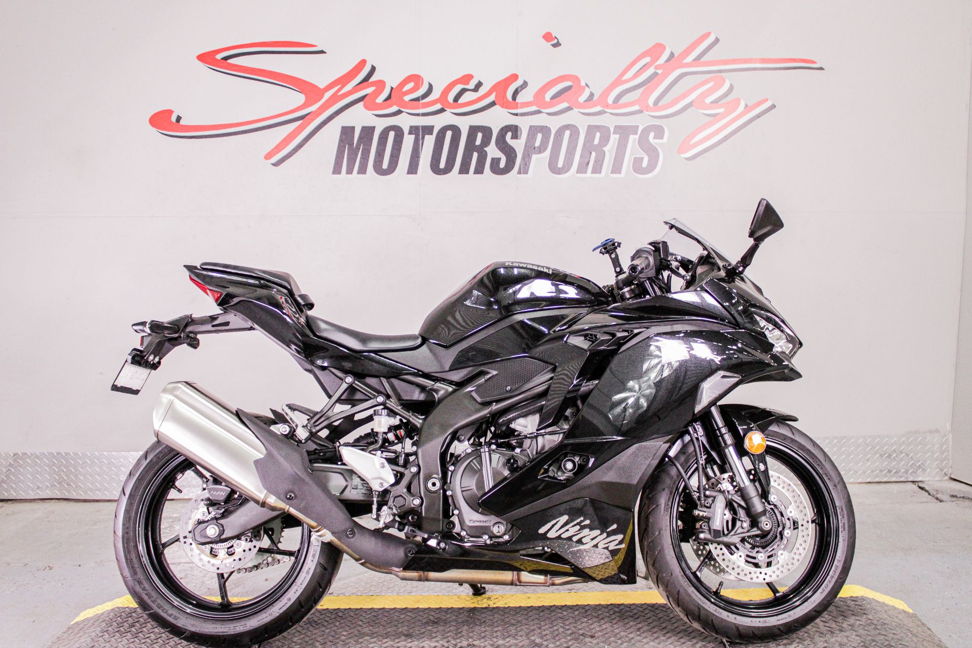 2025 Kawasaki Ninja ZX-4R ABS in Sacramento, California - Photo 1