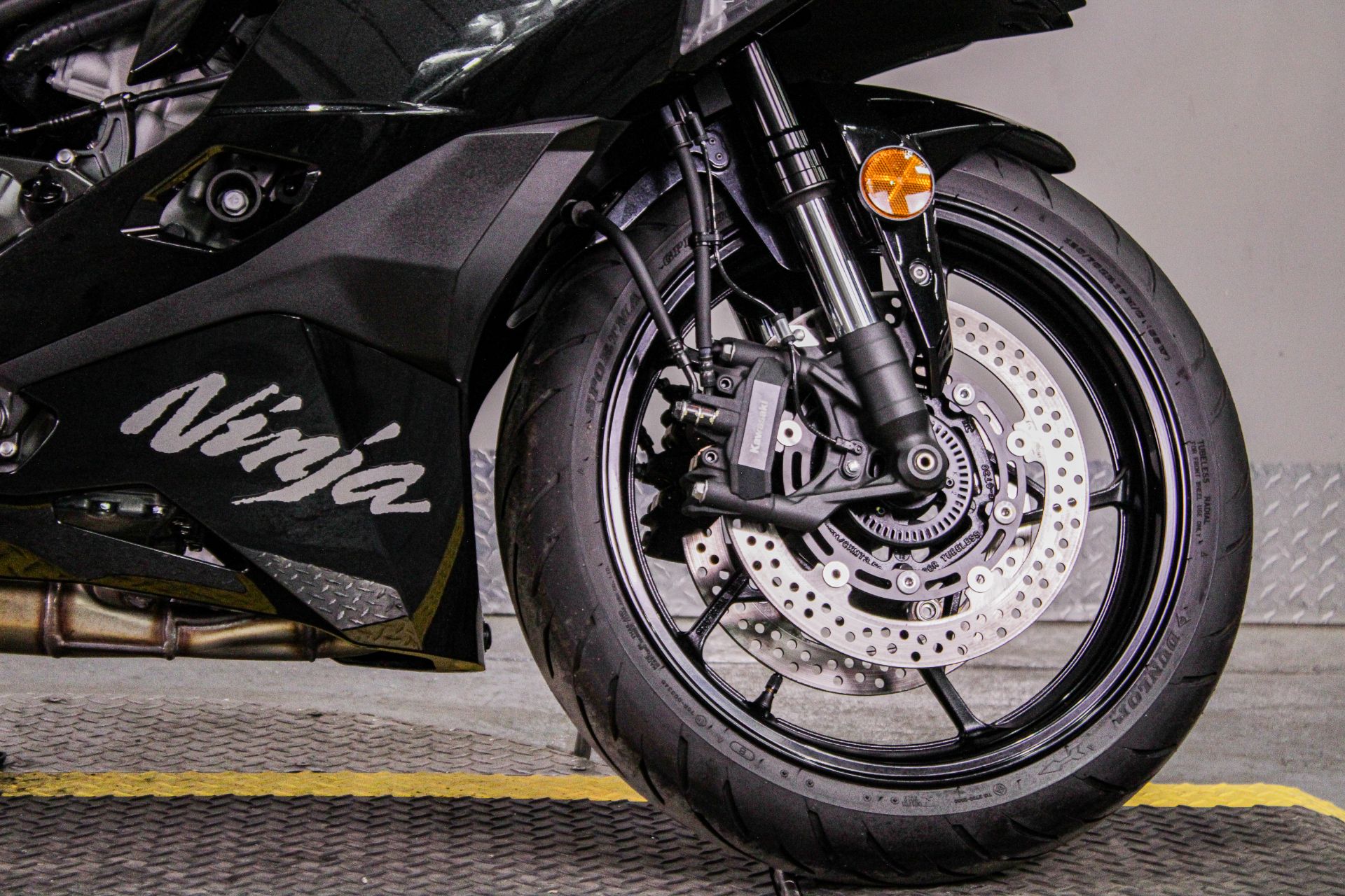 2025 Kawasaki Ninja ZX-4R ABS in Sacramento, California - Photo 3