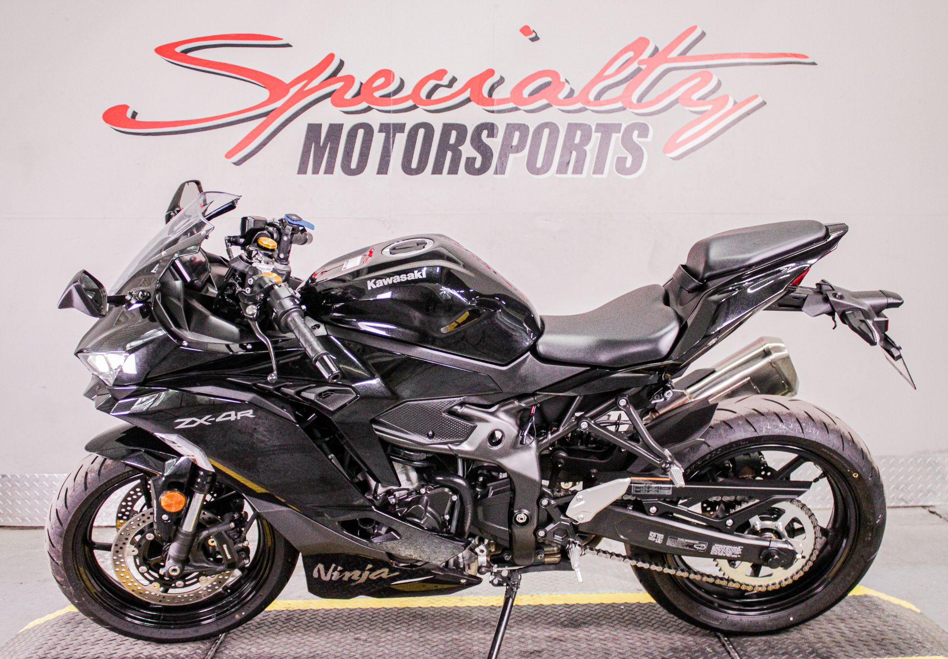 2025 Kawasaki Ninja ZX-4R ABS in Sacramento, California - Photo 8