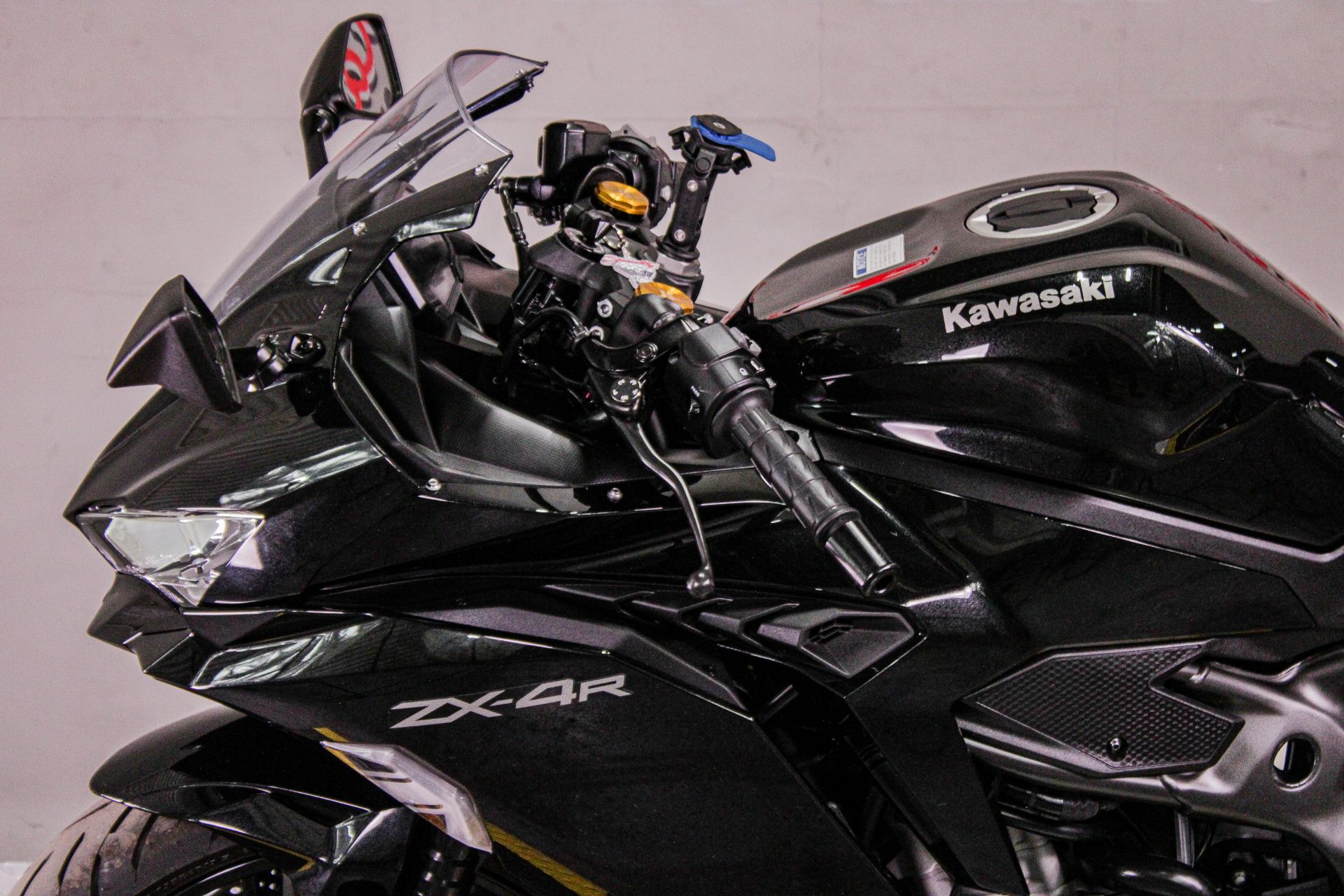 2025 Kawasaki Ninja ZX-4R ABS in Sacramento, California - Photo 9