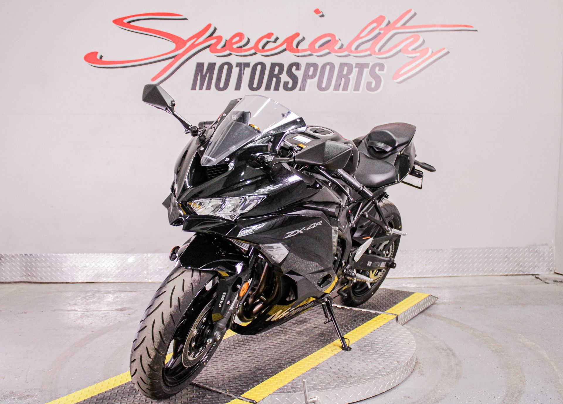 2025 Kawasaki Ninja ZX-4R ABS in Sacramento, California - Photo 10