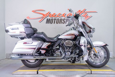 2017 Harley-Davidson CVO™ Limited in Sacramento, California - Photo 1