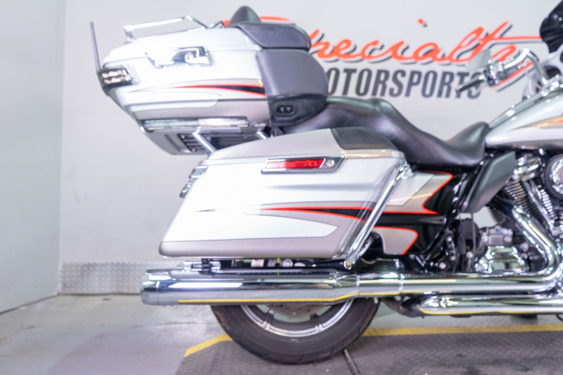 2017 Harley-Davidson CVO™ Limited in Sacramento, California - Photo 8