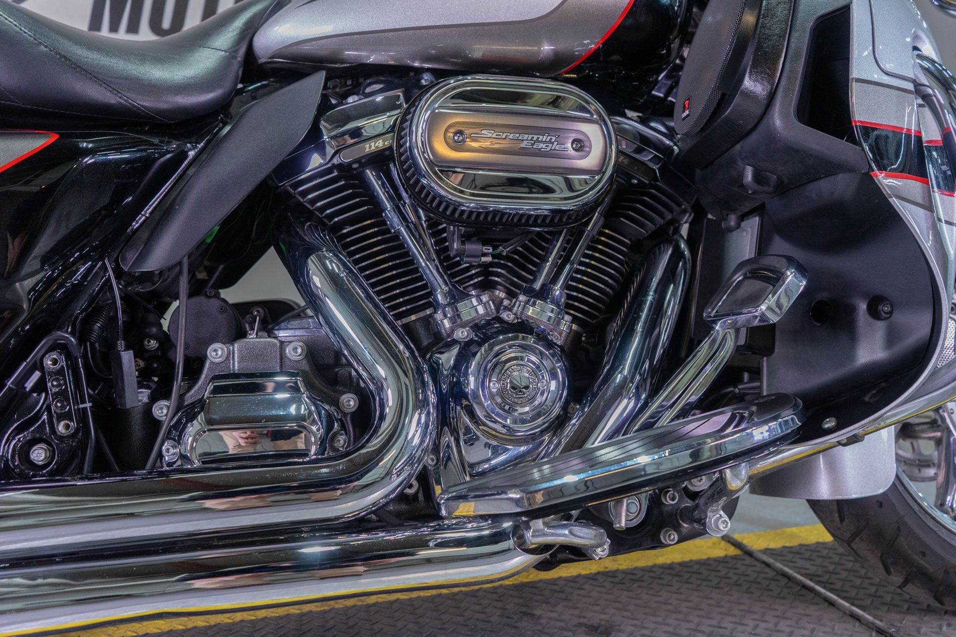 2017 Harley-Davidson CVO™ Limited in Sacramento, California - Photo 9