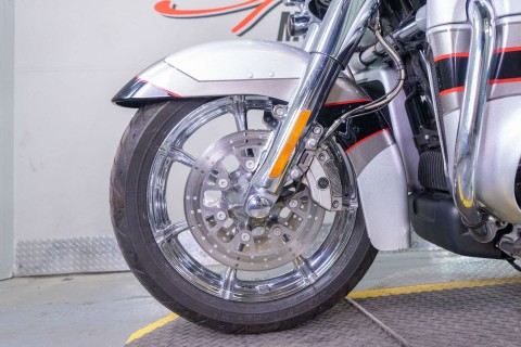 2017 Harley-Davidson CVO™ Limited in Sacramento, California - Photo 11