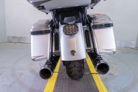 2017 Harley-Davidson CVO™ Limited in Sacramento, California - Photo 13