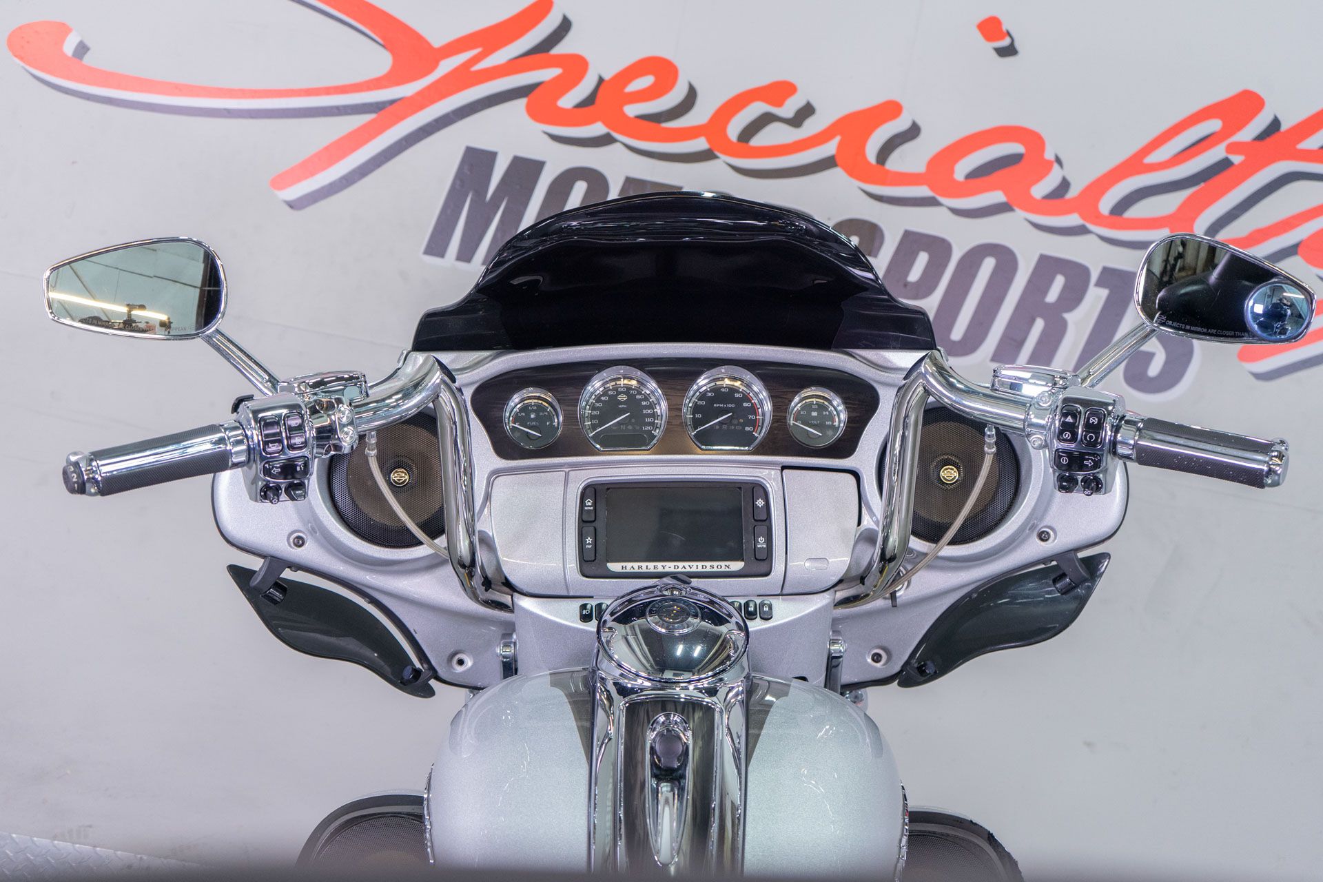 2017 Harley-Davidson CVO™ Limited in Sacramento, California - Photo 18