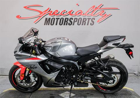 SUZ100505 - 2021 - Suzuki Motor of America Inc. - GSX-R750 Left Side - Photo 8