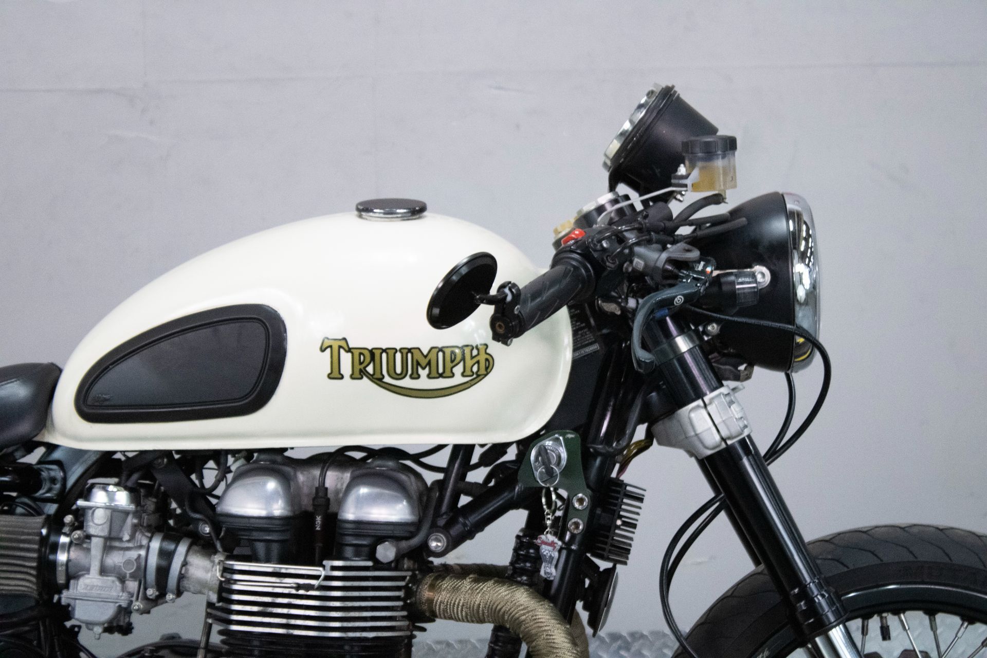 2014 Triumph Thruxton in Sacramento, California - Photo 2