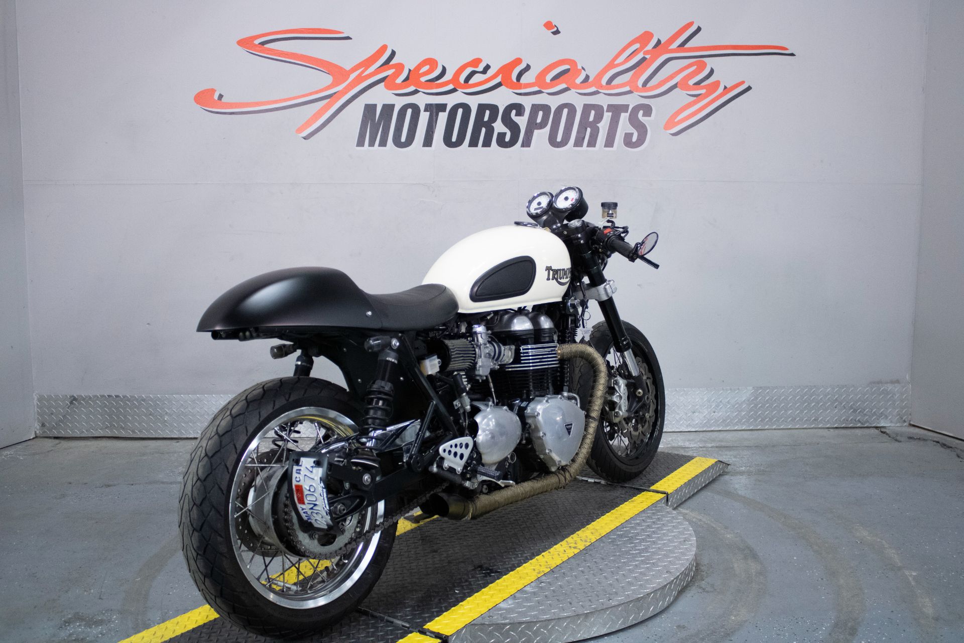 2014 Triumph Thruxton in Sacramento, California - Photo 5