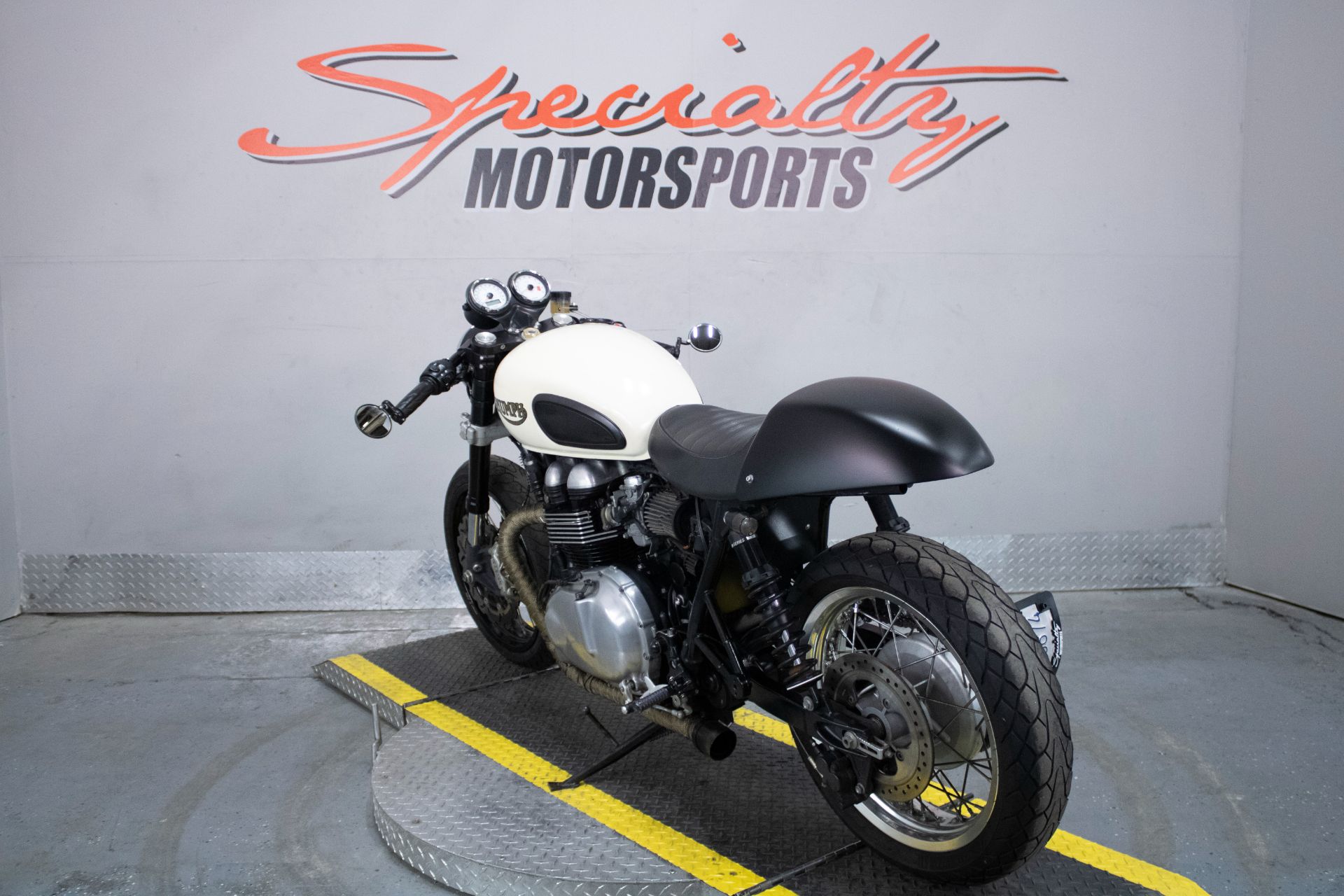 2014 Triumph Thruxton in Sacramento, California - Photo 7