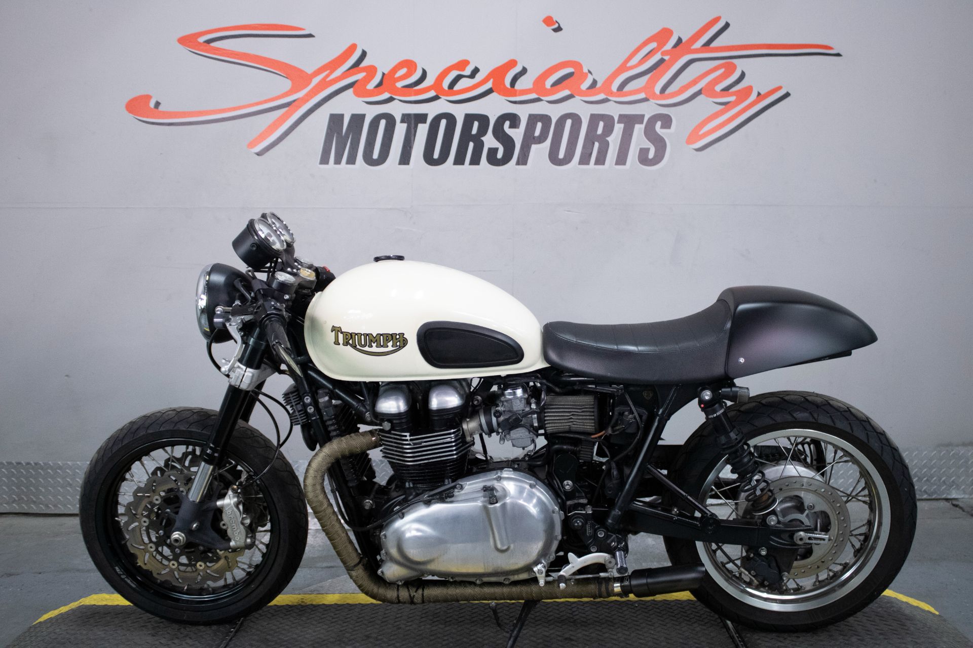 2014 Triumph Thruxton in Sacramento, California - Photo 8