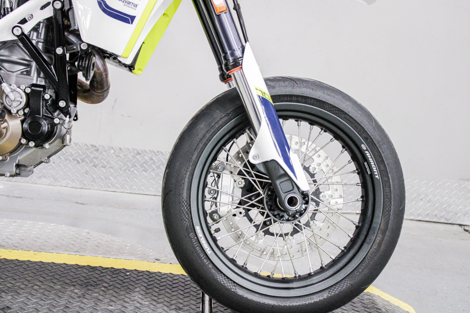 Front Tire - Photo 3