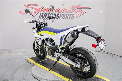 Rear Left Side Angle - Photo 7