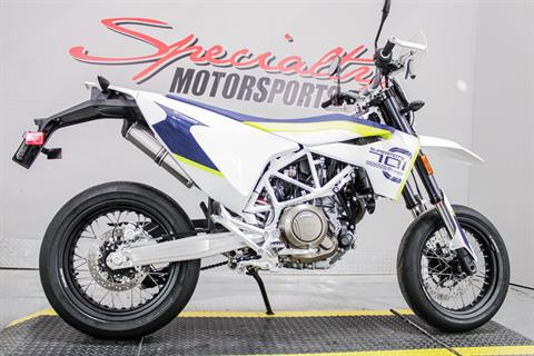 Lower Right Side Angle - Photo 15