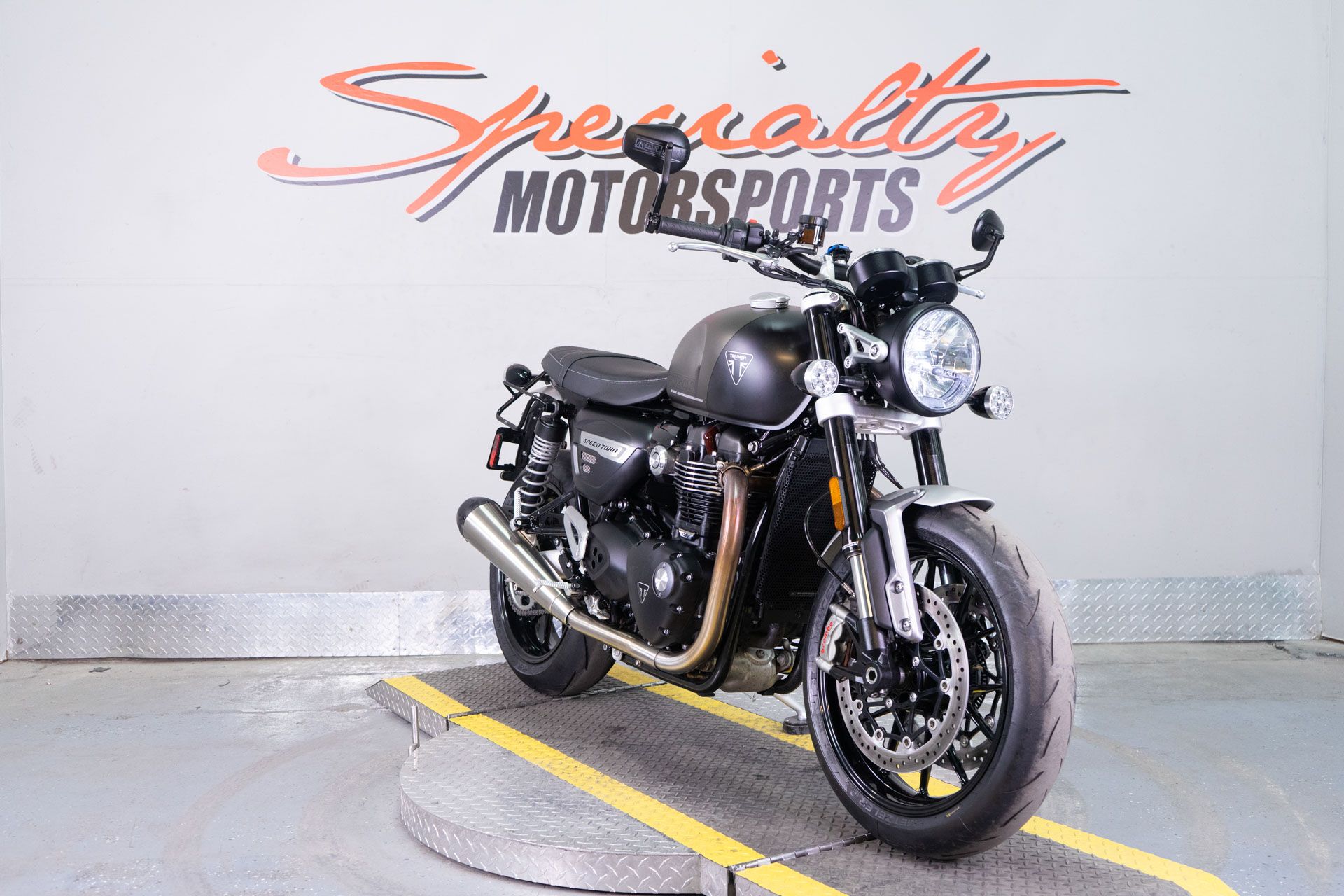 2024 Triumph Speed Twin 1200 in Sacramento, California - Photo 2