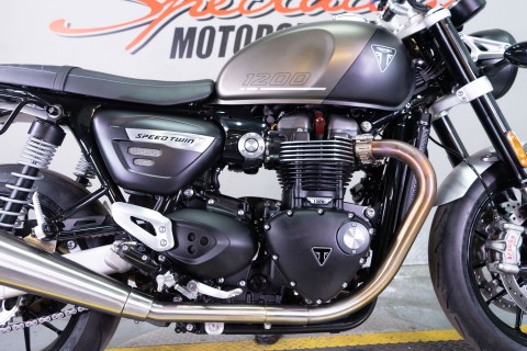 2024 Triumph Speed Twin 1200 in Sacramento, California - Photo 9