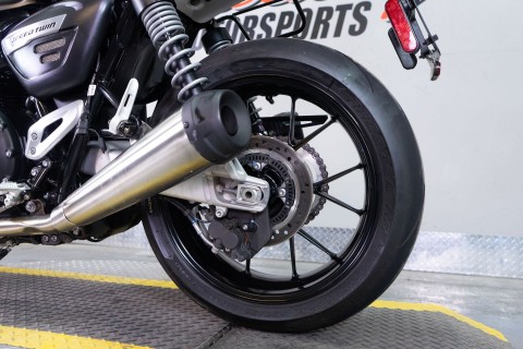 2024 Triumph Speed Twin 1200 in Sacramento, California - Photo 10