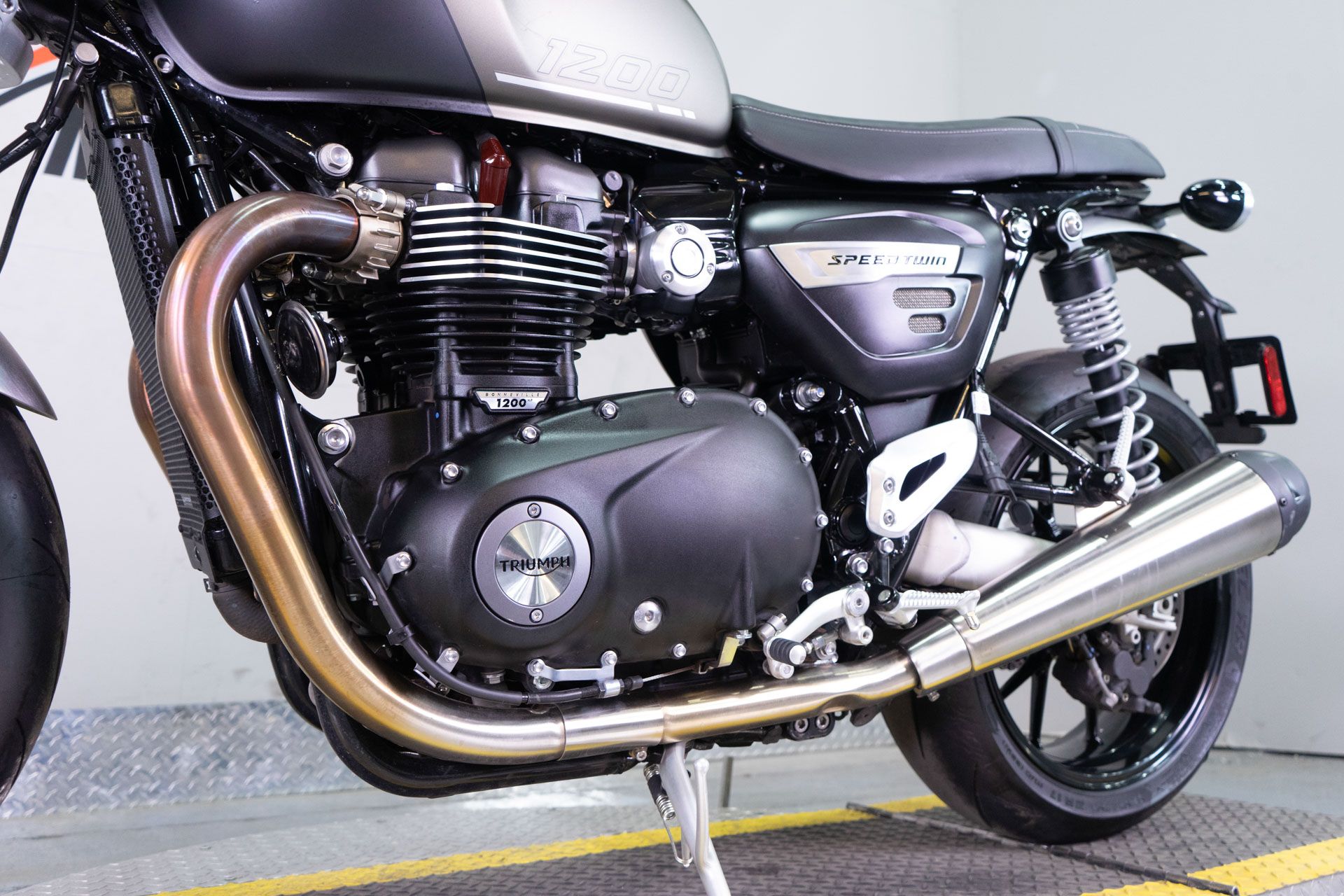 2024 Triumph Speed Twin 1200 in Sacramento, California - Photo 12