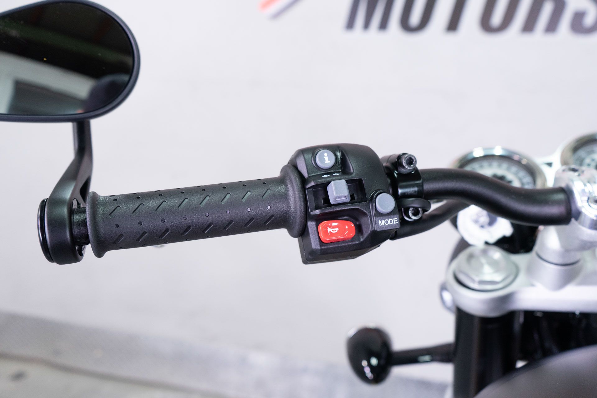 2024 Triumph Speed Twin 1200 in Sacramento, California - Photo 13