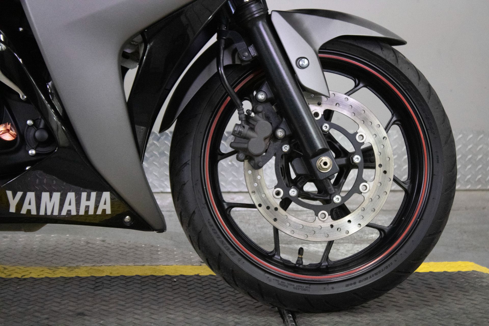 2016 Yamaha YZF-R3 in Sacramento, California - Photo 3