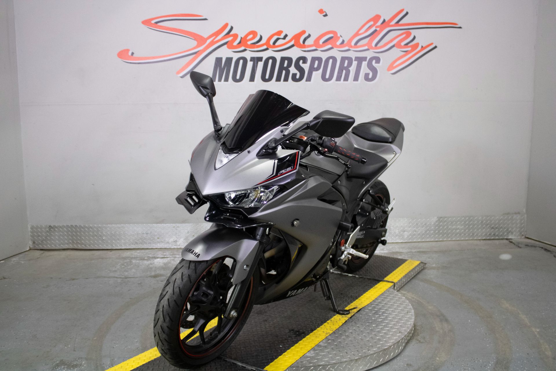 2016 Yamaha YZF-R3 in Sacramento, California - Photo 10