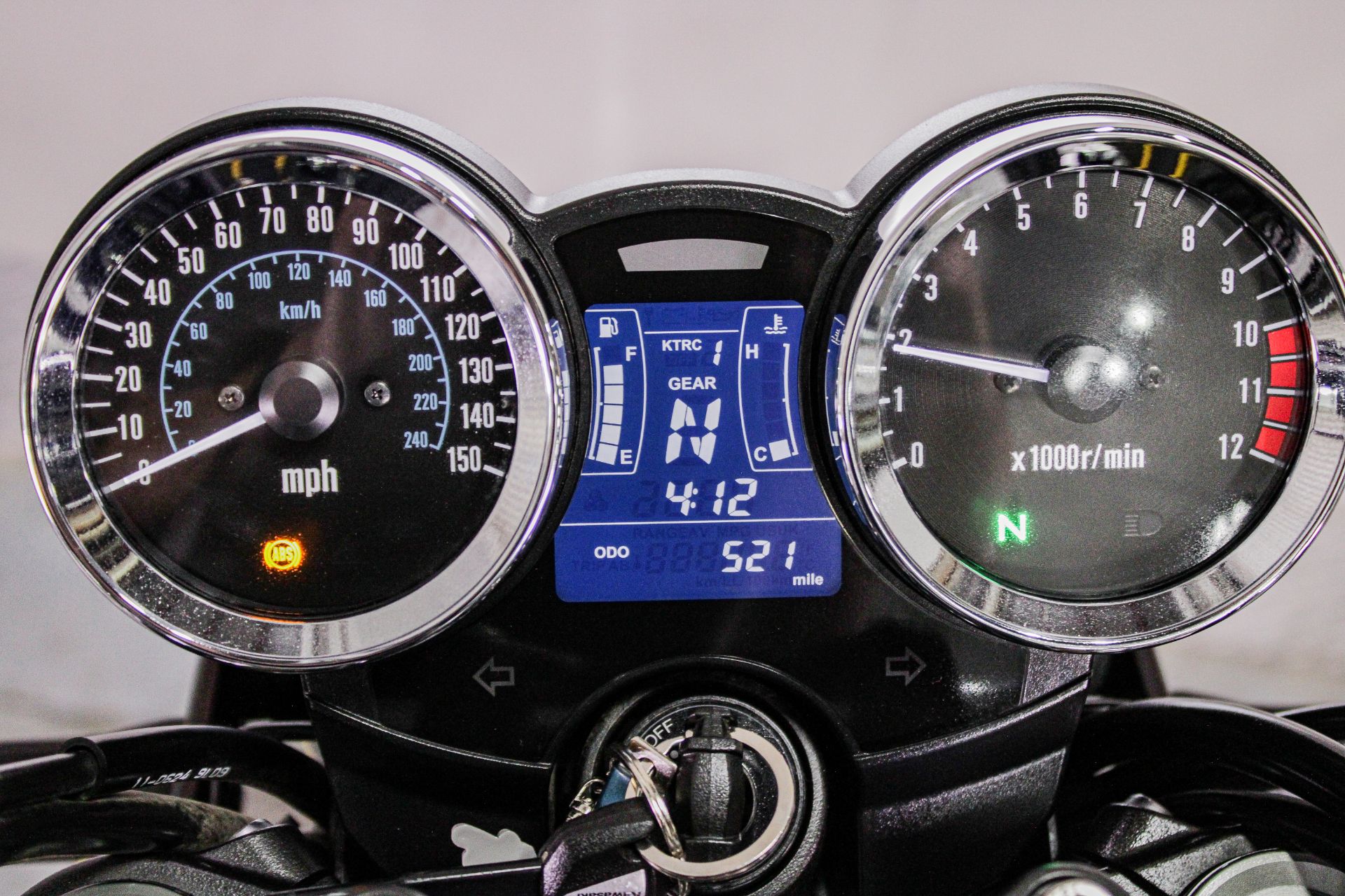 KAW042678 - 2020 - Kawasaki - Z900RS ABS  Odometer - Photo 17